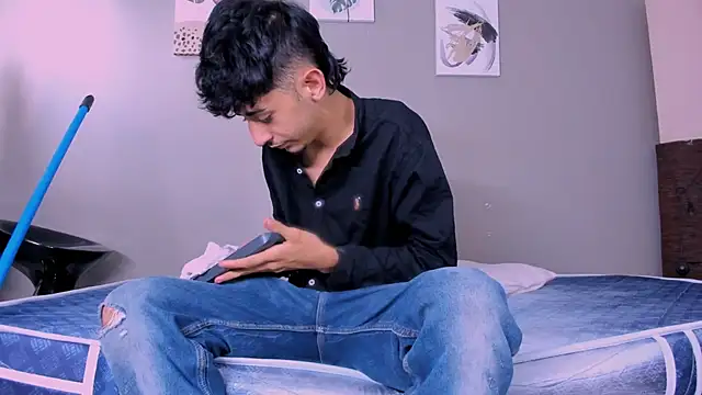 j_martony (M twink) - show cock