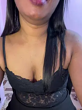 tamil_Aarathi webcam