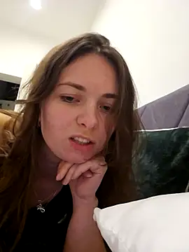 Webcam Model (HotRoxyy)  is live.Free join now!