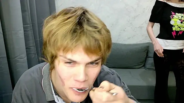 Bonnie_And_C1yde's room