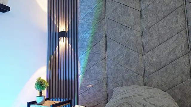 Webcam Model (maddy1y_)  is live.Free join now!