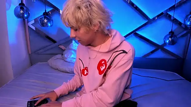 oliiverr22 (M twink) - i love you prince oliie