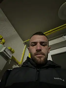 sexyman1936 (M young) - Cum show hard💦Outside 🔥Lovense on🔥💦