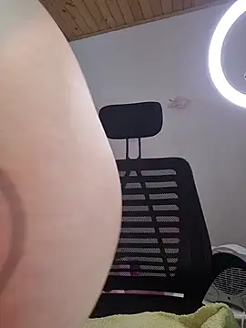 Webcam Model (dirty_diiana) is live