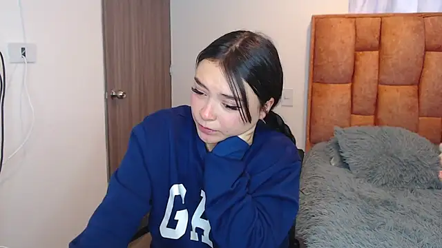 nahia__2 (F young) - show ass doggy