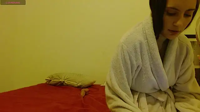 michou02xxx (F young) - Suce ton mari + 1 doigt chatte