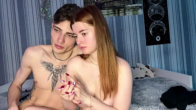 emiliacouple (Ask my age) - play with pussy