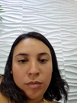 Webcam Model (LizzRouse)  is live.Free join now!