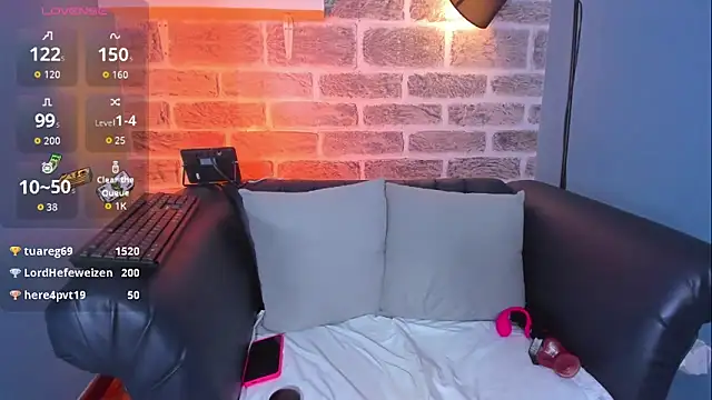 Nahiajhonson_ webcam