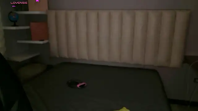 Megan_mooree_ webcam