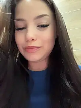 chloe__moon (F young) - hand in panties massages wet pussy