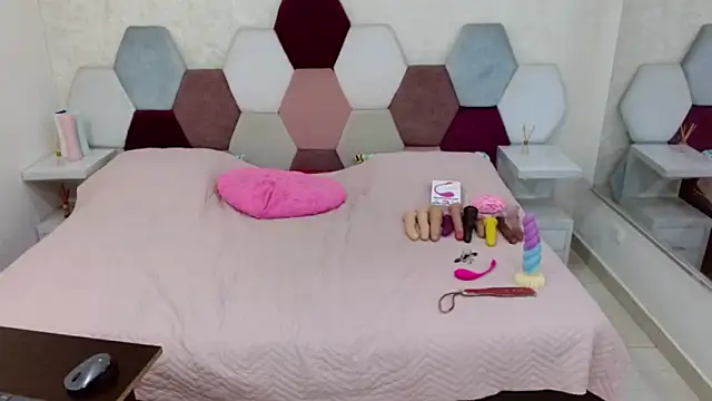 angel_blue - Angel_blue's free webcam - UK Sex Cams