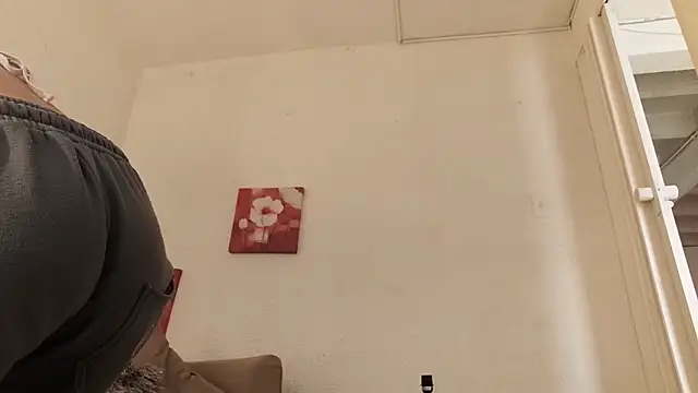 CarolineAikos webcam