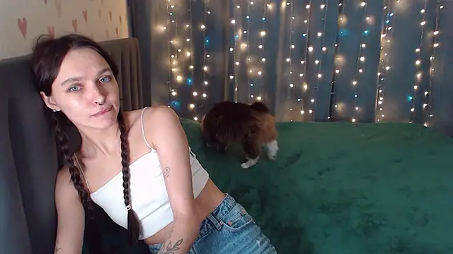 ChloeSunny webcam