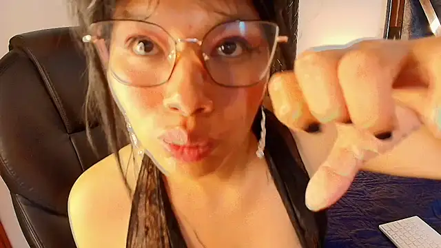 esmeraldachantre - EsmeraldaChantre's free webcam