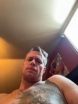 dilfiguess1 (Ask my age) - Stroke, pick an item at goal