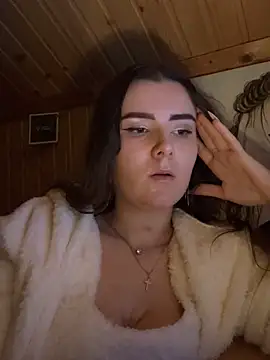 Webcam Model (mewKate)  is live.Free join now!