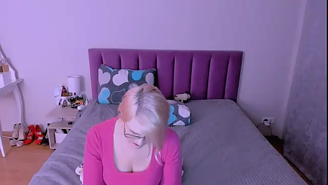 sabrinamacmarren webcam