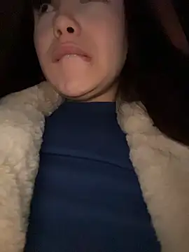 chloe__moon (F young) - Open panties in crowded supermarket