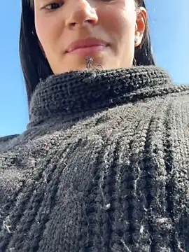 ema_rose_ (F young) - Show tits in public 🔥