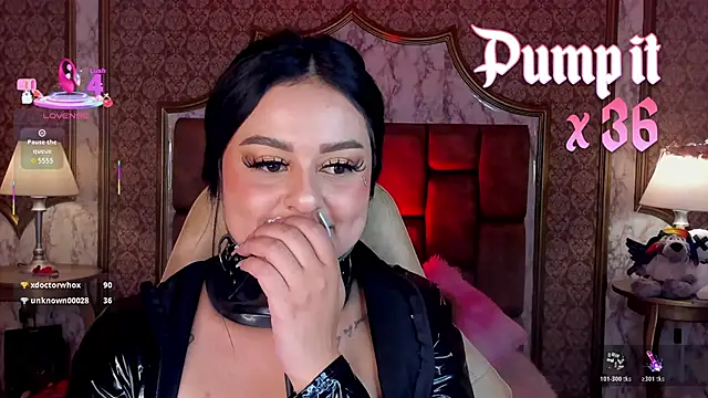 Webcam Model (SoffiQueen)  is live.Free join now!