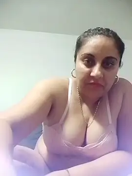 AntoAntonianna webcam