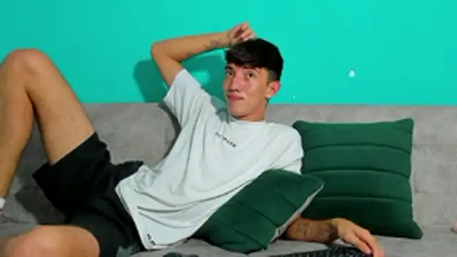 maikol_ortiz (M twink) - let's take off our clothes