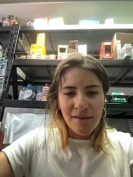 Webcam Model (Andrea_19blonde)  is live.Free join now!