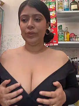 Webcam Model (emilyjohanson)  is live.Free join now!