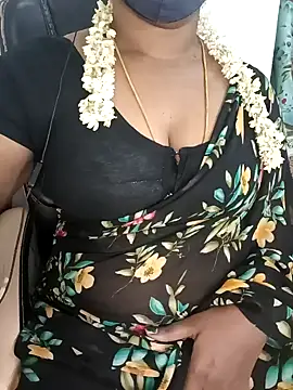 tamil-hotwife (F milf) - Ass show in doggy 🔥🔥🔥
