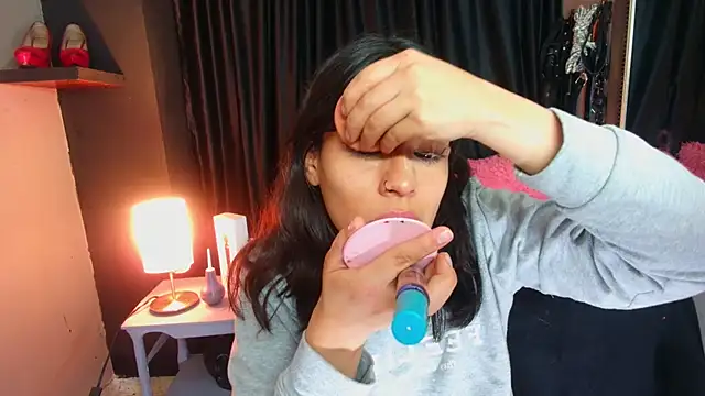 avalusty (F young) - oil my ass😋😋