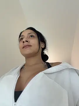 Webcam Model (FerrariFrench)  is live.Free join now!