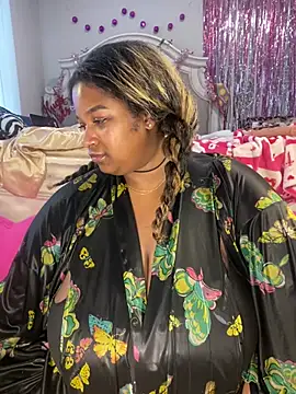 BigFineSelena webcam