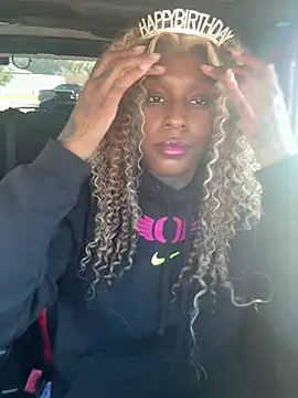 Webcam Model (MistiSavannah) is live