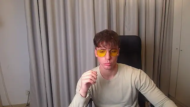 kellenwest (M twink) - cum show