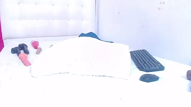 tinyy_whore18 webcam