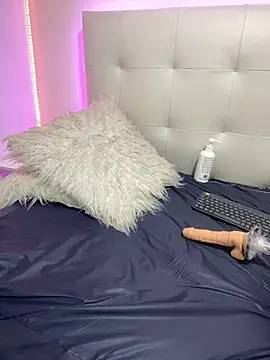 la_crespa_x - La_Crespa_x's free webcam - UK Sex Cams