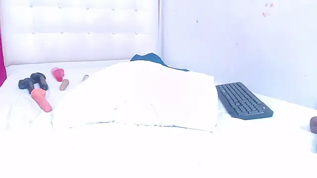 tinyy_whore18 webcam