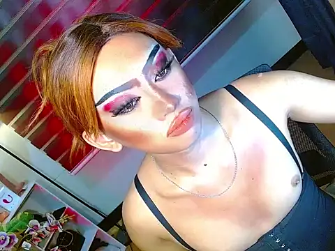 HOLLYWOOD_QUEEN_88 webcam