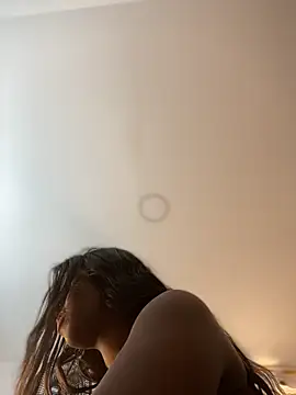 Webcam Model (Ebony_muse)  is live.Free join now!