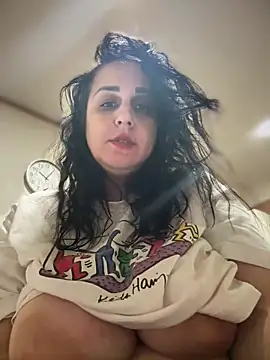 QueenMaryXO Live Webcam on Stripchat