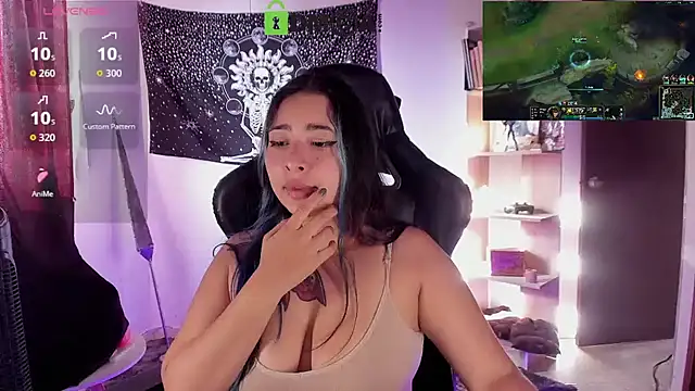 sweetcoralinee webcam