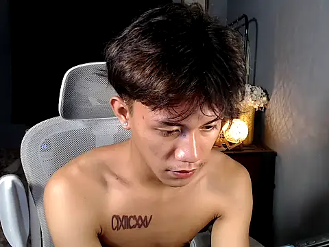 naughtyboyloy_0 webcam