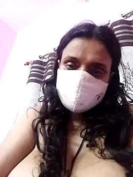 Webcam Model (Gullapi)  is live.Free join now!