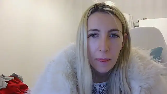 barbieblondiegirl (F young) - regalo el control de algún juguete