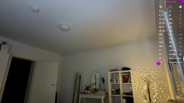 maydacornwall (F teen) - Let's take off that bra and oil tits