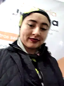 _sarah-office1 (Ask my age) - Fingers in ass 🥵🍑