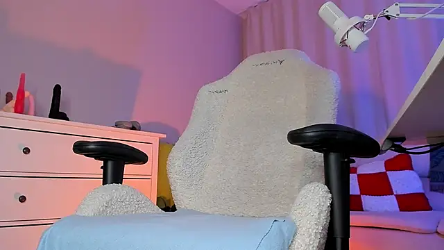 pink_hell_ (F young) - Show feet