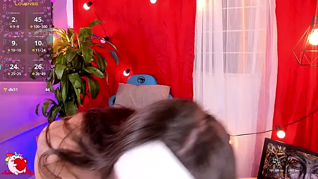 lia_little18 - Lia_little18's free webcam - UK Sex Cams