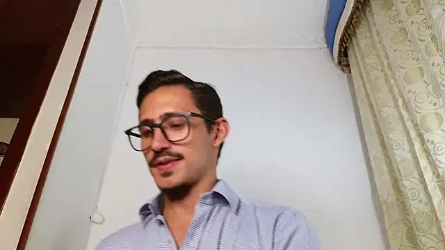 homealonek - HomeAloneK's free webcam - UK Sex Cams